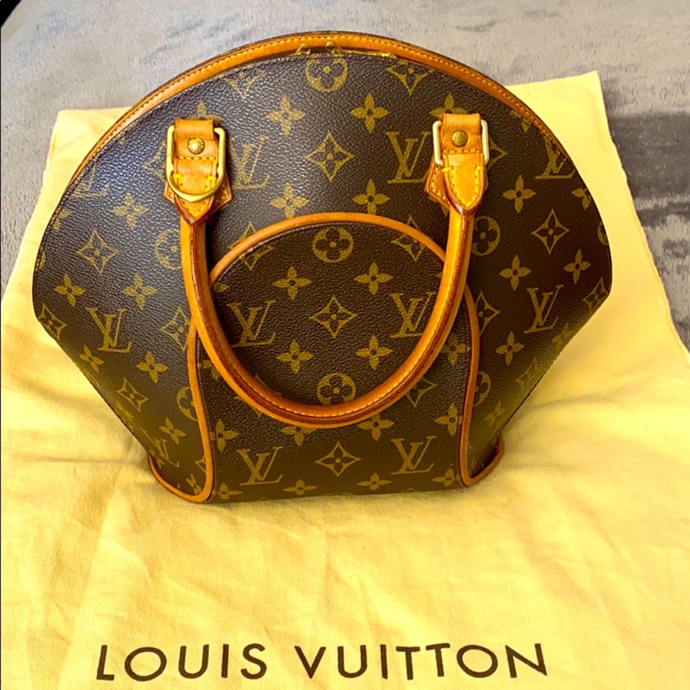 Authentic Louis Vuitton eclipse purse